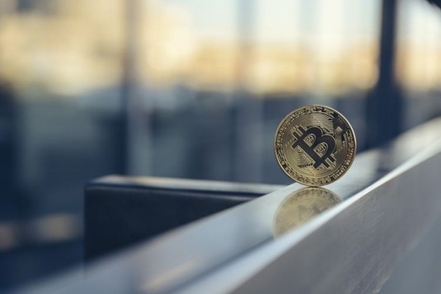 Bitcoin on ledge